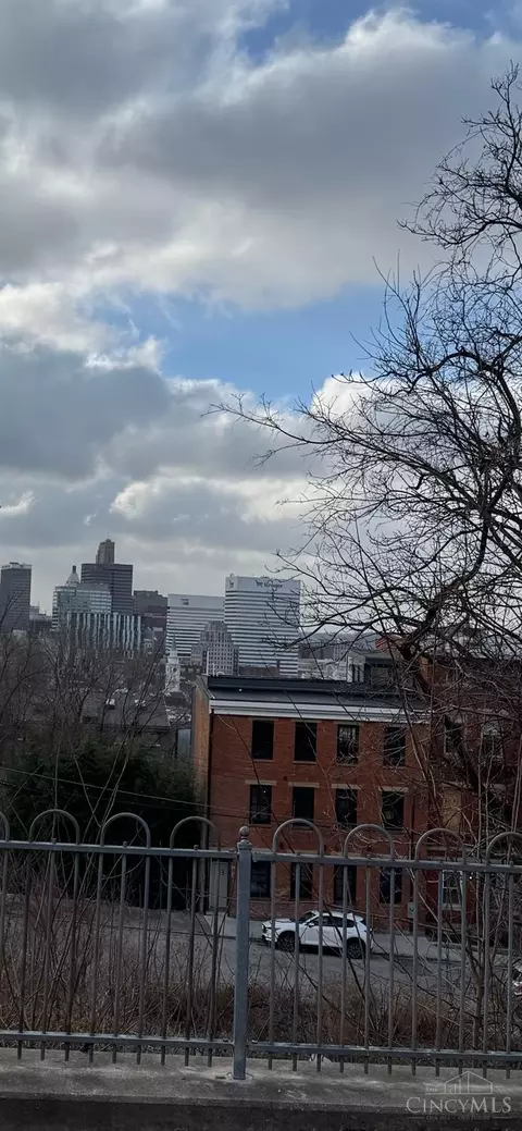318 Seitz St, Cincinnati, OH 45202
