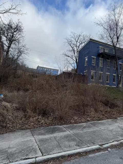 318 Seitz St, Cincinnati, OH 45202 photo 4