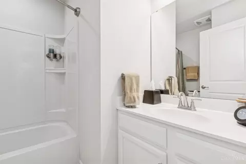 Bath - 2472 Streamside Dr, Batavia, OH 45103 photo 2 of 3