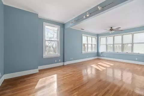 Living - 3315 Morrison Ave, Cincinnati, OH 45220 photo 5 of 6