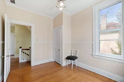 Bedroom - 3315 Morrison Ave, Cincinnati, OH 45220 photo 3 of 8