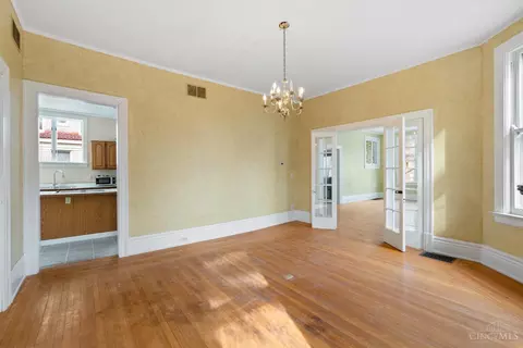 Dining - 3315 Morrison Ave, Cincinnati, OH 45220 photo 1 of 1