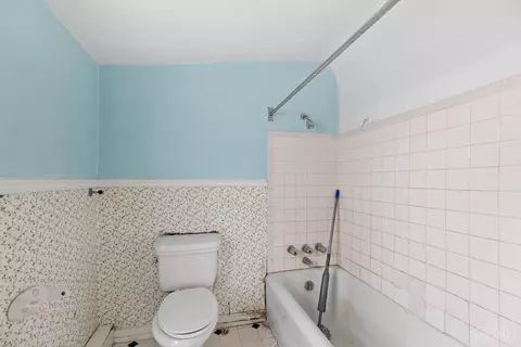 Bath - 3315 Morrison Ave, Cincinnati, OH 45220 photo 6 of 6