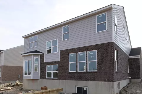 18 Glasgow St, Springboro, OH 45066