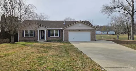 114 Munster Dr, Fayetteville, OH 45118