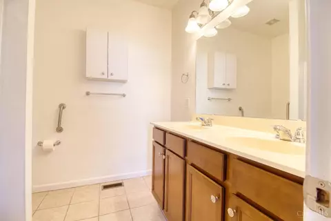 Bath - 4166 Keller Ct, Cincinnati, OH 45245 photo 2 of 4