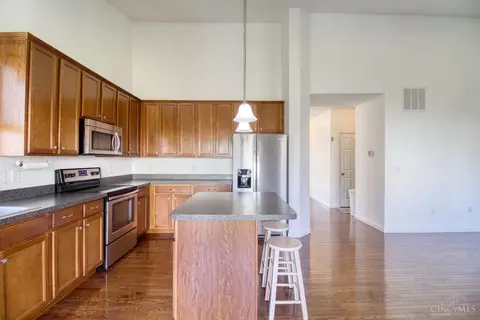 Kitchen - 4166 Keller Ct, Cincinnati, OH 45245 photo 4 of 5