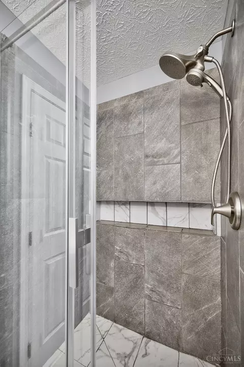 Bath - 520 Hafton Ct, Maineville, OH 45039 photo 7 of 7