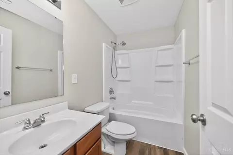 Bath - 520 Hafton Ct, Maineville, OH 45039 photo 1 of 7