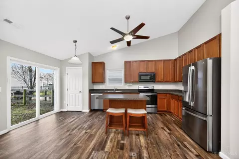 Kitchen - 520 Hafton Ct, Maineville, OH 45039 photo 1 of 4