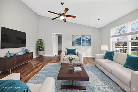Living - 520 Hafton Ct, Maineville, OH 45039 photo 6 of 7