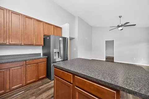 Kitchen - 520 Hafton Ct, Maineville, OH 45039 photo 4 of 4