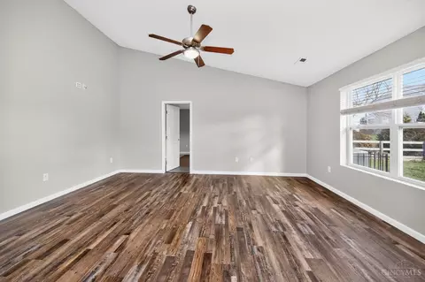 Living - 520 Hafton Ct, Maineville, OH 45039 photo 7 of 7