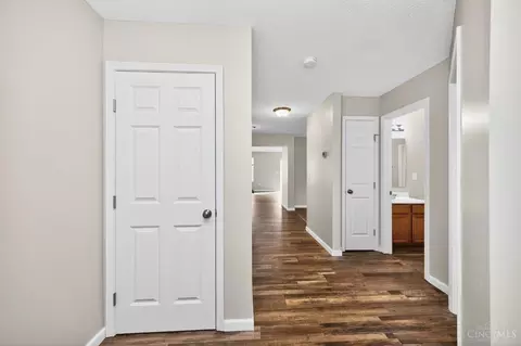 Entry Way - 520 Hafton Ct, Maineville, OH 45039 photo 1 of 4