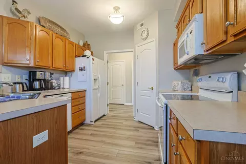 Kitchen - 140 Timepiece Ln, Harrison, OH 45030 photo 1 of 3