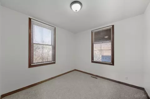 Bedroom - 1461 Kinney Ave, Cincinnati, OH 45231 photo 1 of 6