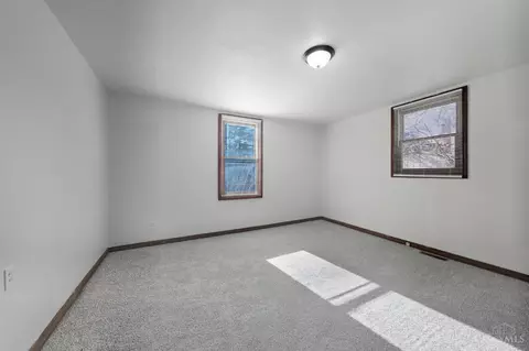 Bedroom - 1461 Kinney Ave, Cincinnati, OH 45231 photo 2 of 6