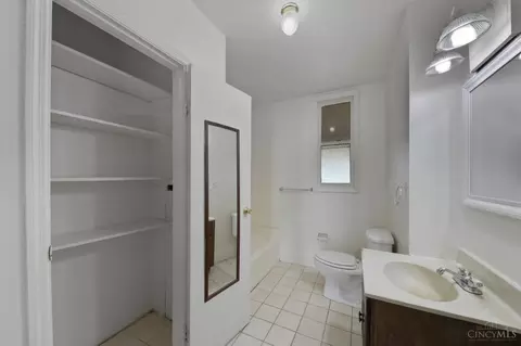 Bath - 1461 Kinney Ave, Cincinnati, OH 45231 photo 2 of 4