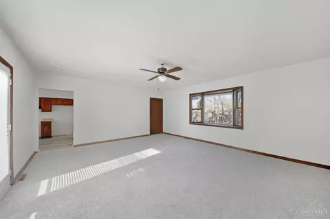 Living - 1461 Kinney Ave, Cincinnati, OH 45231 photo 4 of 4