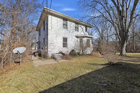 Exterior - 1461 Kinney Ave, Cincinnati, OH 45231 photo 4 of 5