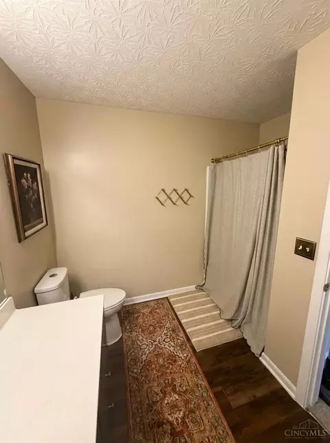 5473 Michelles Oak Ct, Cincinnati, OH 45248 photo 7