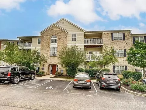 5473 Michelles Oak Ct, Cincinnati, OH 45248