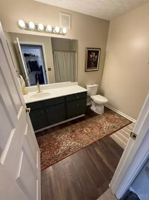 5473 Michelles Oak Ct, Cincinnati, OH 45248 photo 8