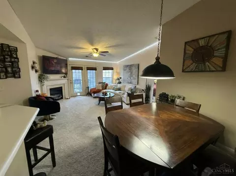 5473 Michelles Oak Ct, Cincinnati, OH 45248 photo 16