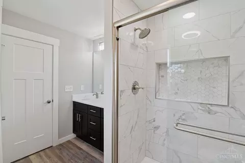 Bath - 1123 Compton Rd, Cincinnati, OH 45231 photo 5 of 6