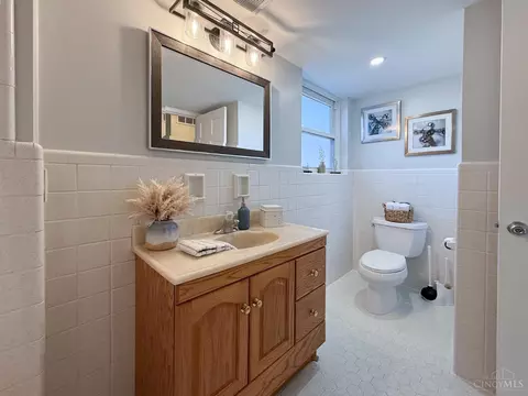 Bath - 148 Sylvia Ln, Reading, OH 45215 photo 10 of 12