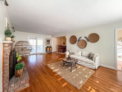Living - 148 Sylvia Ln, Reading, OH 45215 photo 3 of 7