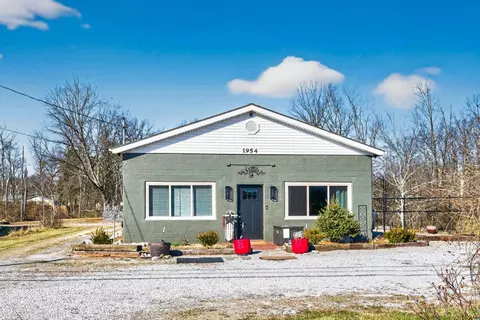 1954 Main St, Goshen, OH 45122