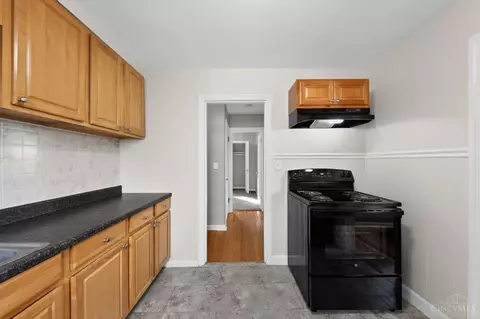 Kitchen - 1762 Ashbrook Dr, Cincinnati, OH 45238 photo 2 of 3