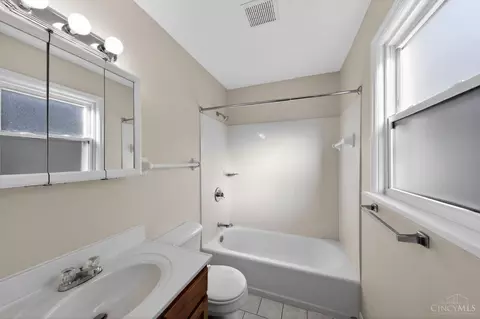 Bath - 1762 Ashbrook Dr, Cincinnati, OH 45238 photo 2 of 2