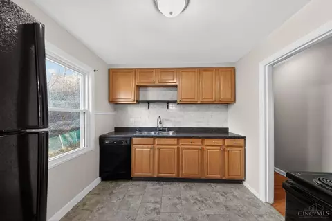 Kitchen - 1762 Ashbrook Dr, Cincinnati, OH 45238 photo 3 of 3