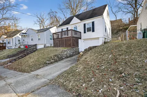 1762 Ashbrook Dr, Cincinnati, OH 45238