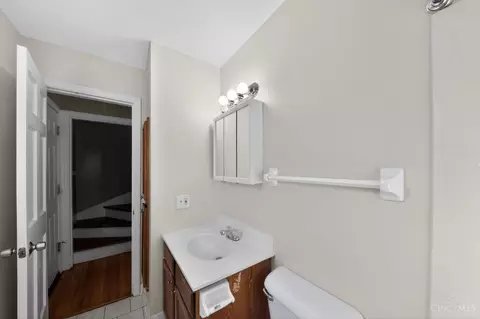 Bath - 1762 Ashbrook Dr, Cincinnati, OH 45238 photo 1 of 2