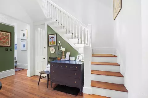 Entry Way - 905 Paradrome St, Cincinnati, OH 45202 photo 4 of 7