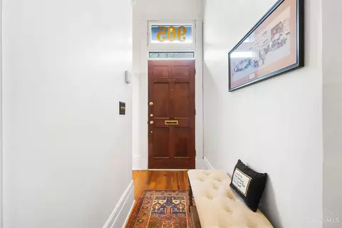 Entry Way - 905 Paradrome St, Cincinnati, OH 45202 photo 1 of 7