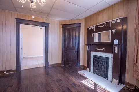 Living - 3628 Bevis Ave, Cincinnati, OH 45207 photo 4 of 4