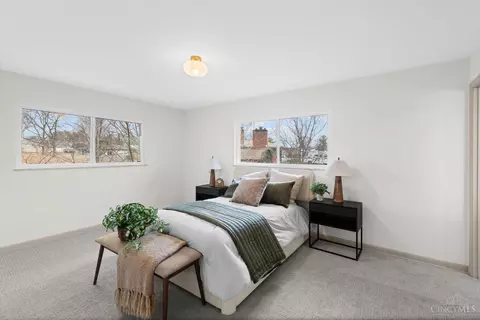 Bedroom - 2580 Cranbrook Dr, Cincinnati, OH 45231 photo 4 of 6