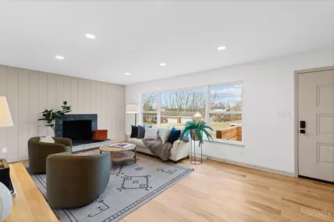 Living - 2580 Cranbrook Dr, Cincinnati, OH 45231 photo 3 of 4