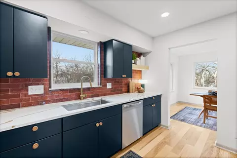 Kitchen - 2580 Cranbrook Dr, Cincinnati, OH 45231 photo 2 of 6