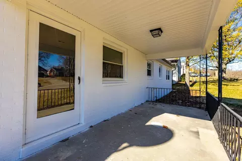 Exterior - 45 Windsor Dr, Hamilton, OH 45013 photo 4 of 8
