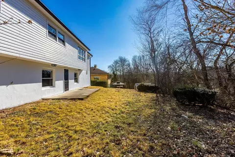 Exterior - 45 Windsor Dr, Hamilton, OH 45013 photo 6 of 8