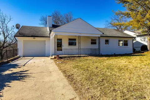 Exterior - 45 Windsor Dr, Hamilton, OH 45013 photo 3 of 8