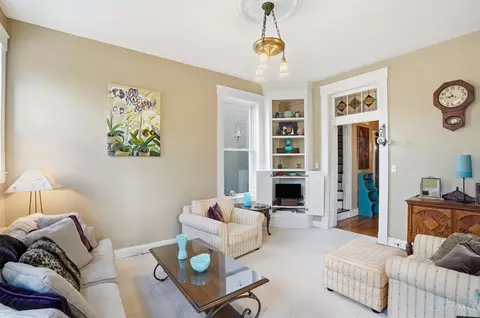 Living - 2711 Hackberry St, Cincinnati, OH 45206 photo 6 of 8