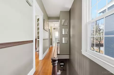Entry Way - 2711 Hackberry St, Cincinnati, OH 45206 photo 8 of 10