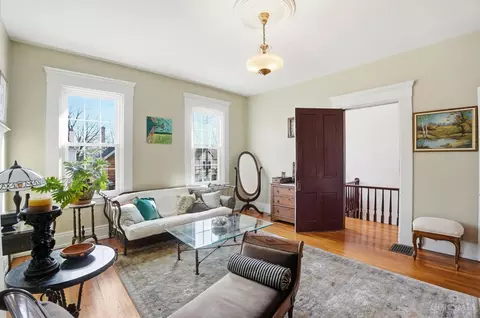 Living - 2711 Hackberry St, Cincinnati, OH 45206 photo 8 of 8