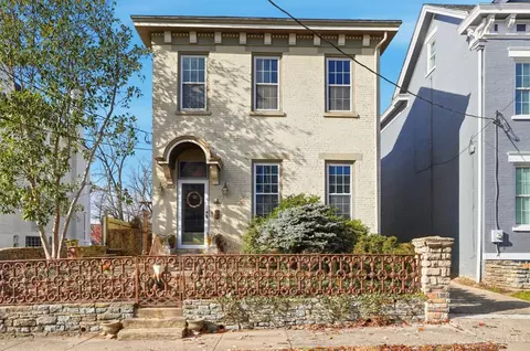 2711 Hackberry St, Cincinnati, OH 45206